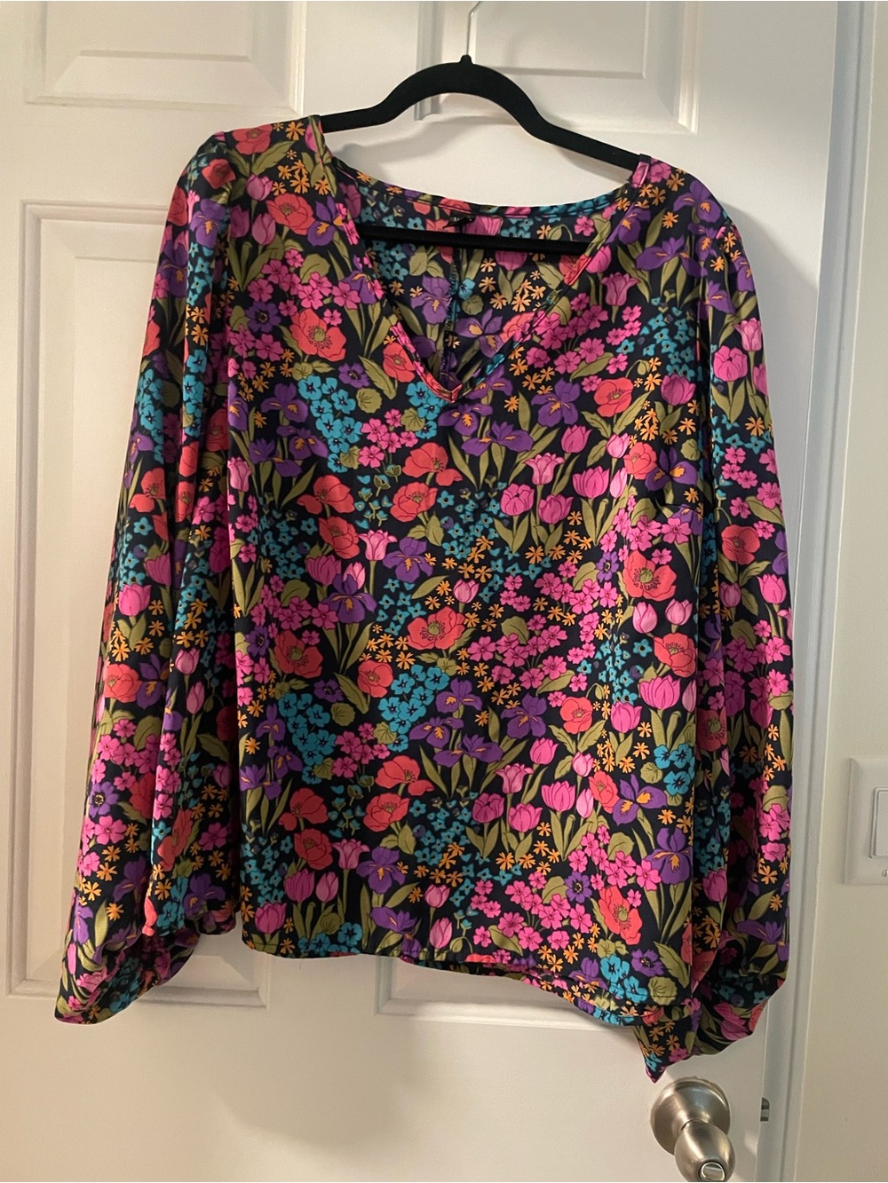 SHEIN Black Floral V-Neck Long Sleeve Blouse